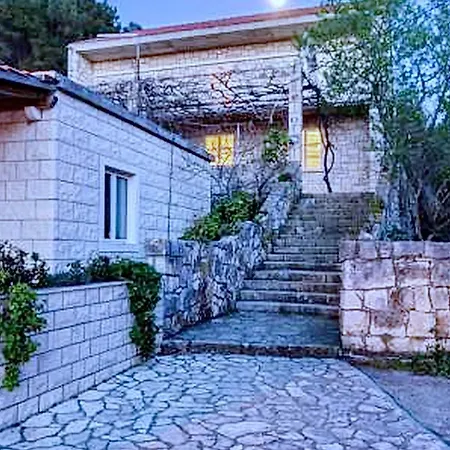 Kiko - With Balcony A5 アパート *